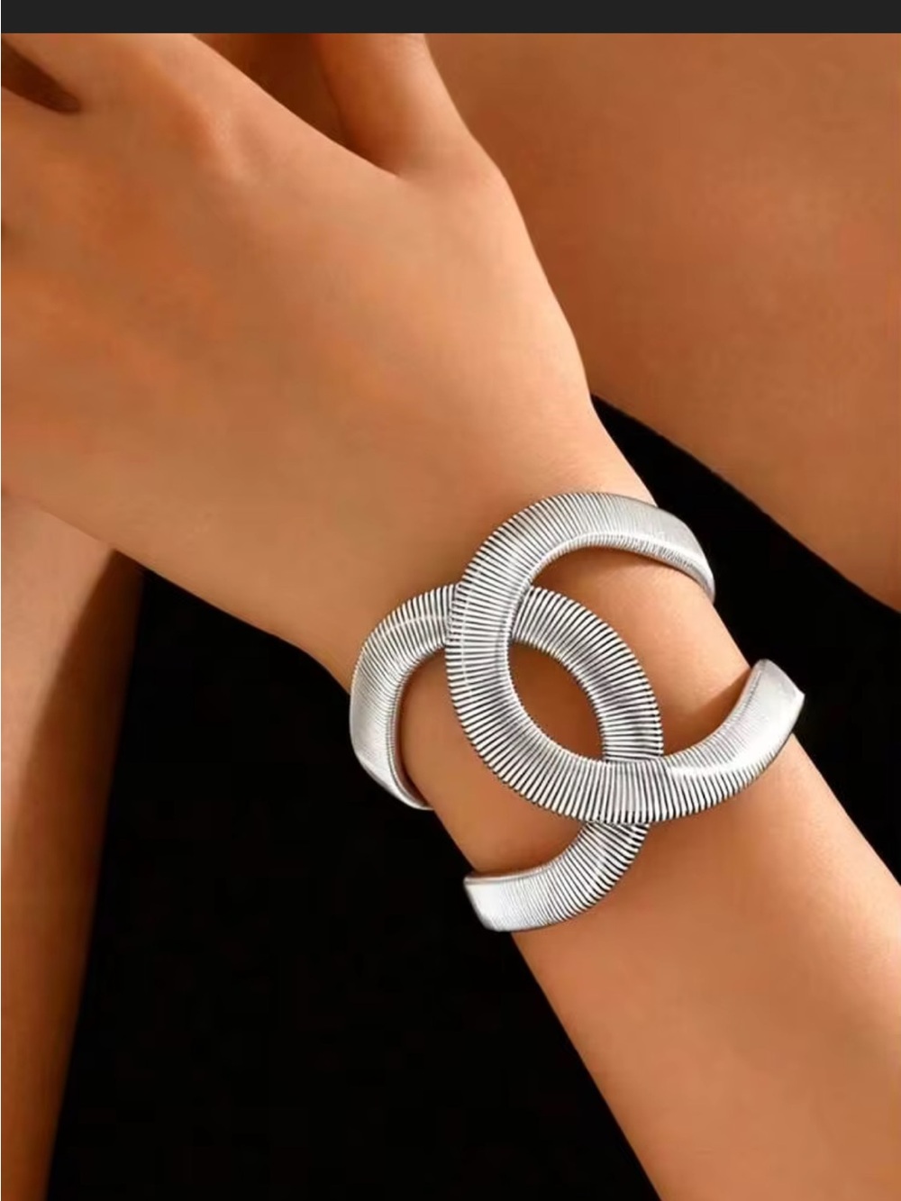 New! Silver Interlocking Loop Hinge Cuff Statement Bracelet